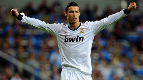 湖人终结三连败，压哨绝杀！詹姆斯连续 1283 场得分上双