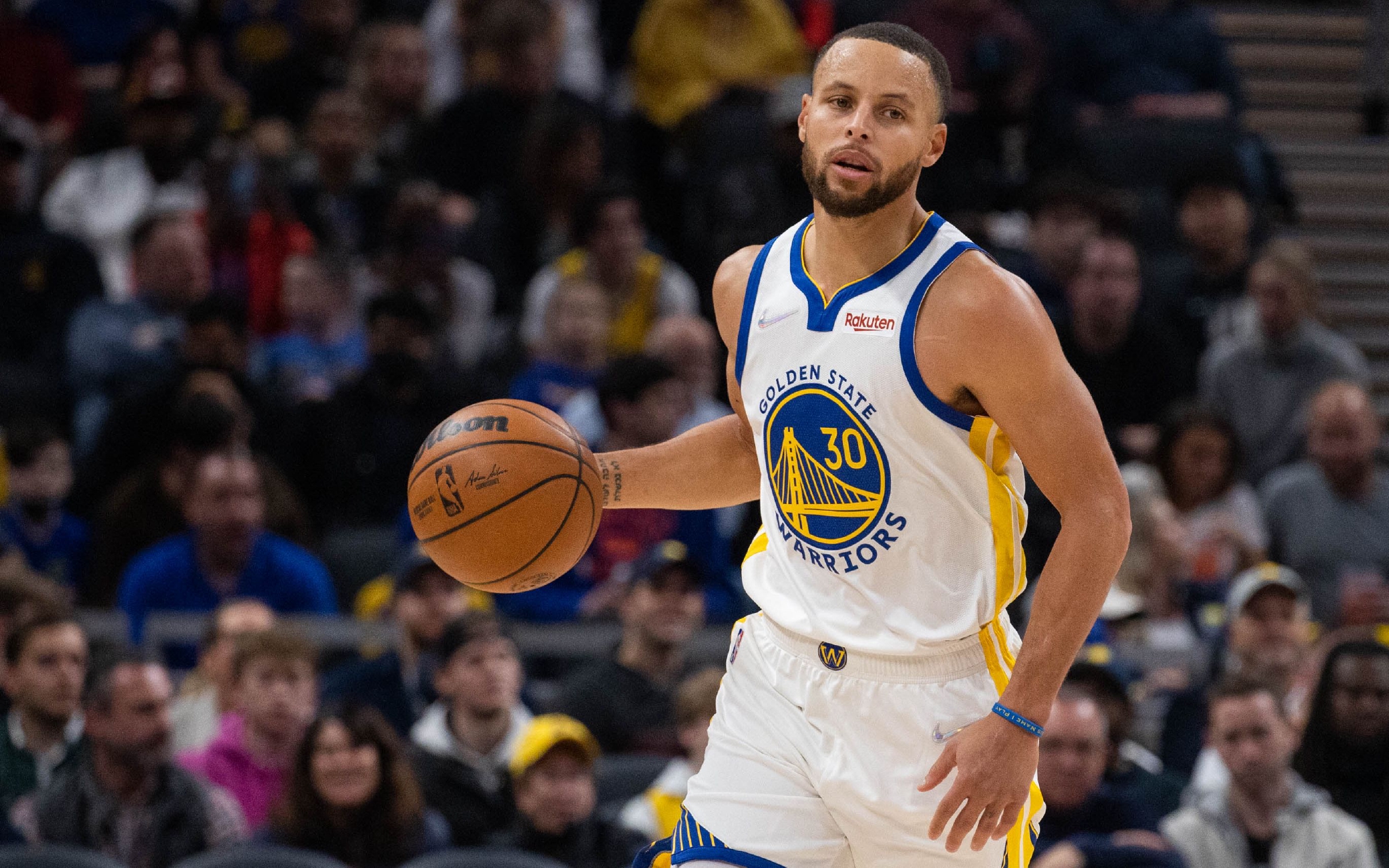 4球1助攻！25岁非洲天才边锋闪耀英超，超级香饽饽，3大豪门抢疯了