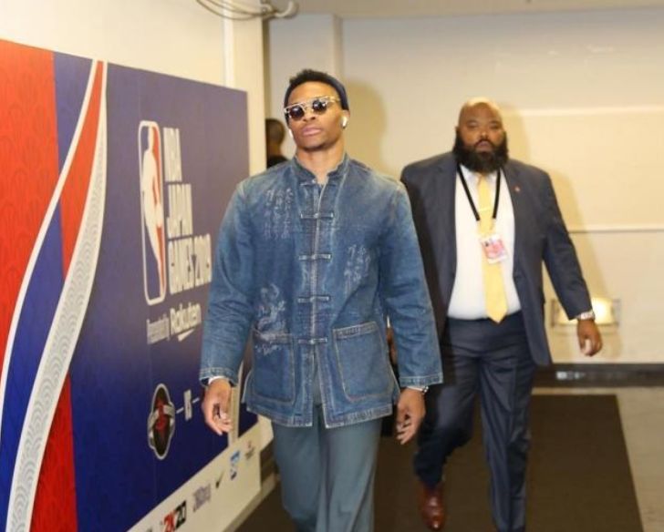 然而此役过后，巴萨开启了一段辉煌征程，最终成就三冠王伟业 来源：Barça Buzz2015年的今天，路易斯·恩里克在0比1负于皇家社会后险些丢掉帅位。当时莱奥·梅西坐在替补席上未首发。