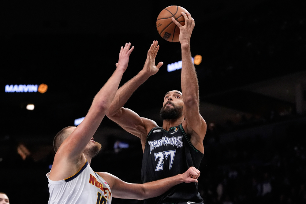 球迷多次使用焰火，拜仁被罚关闭部分看台